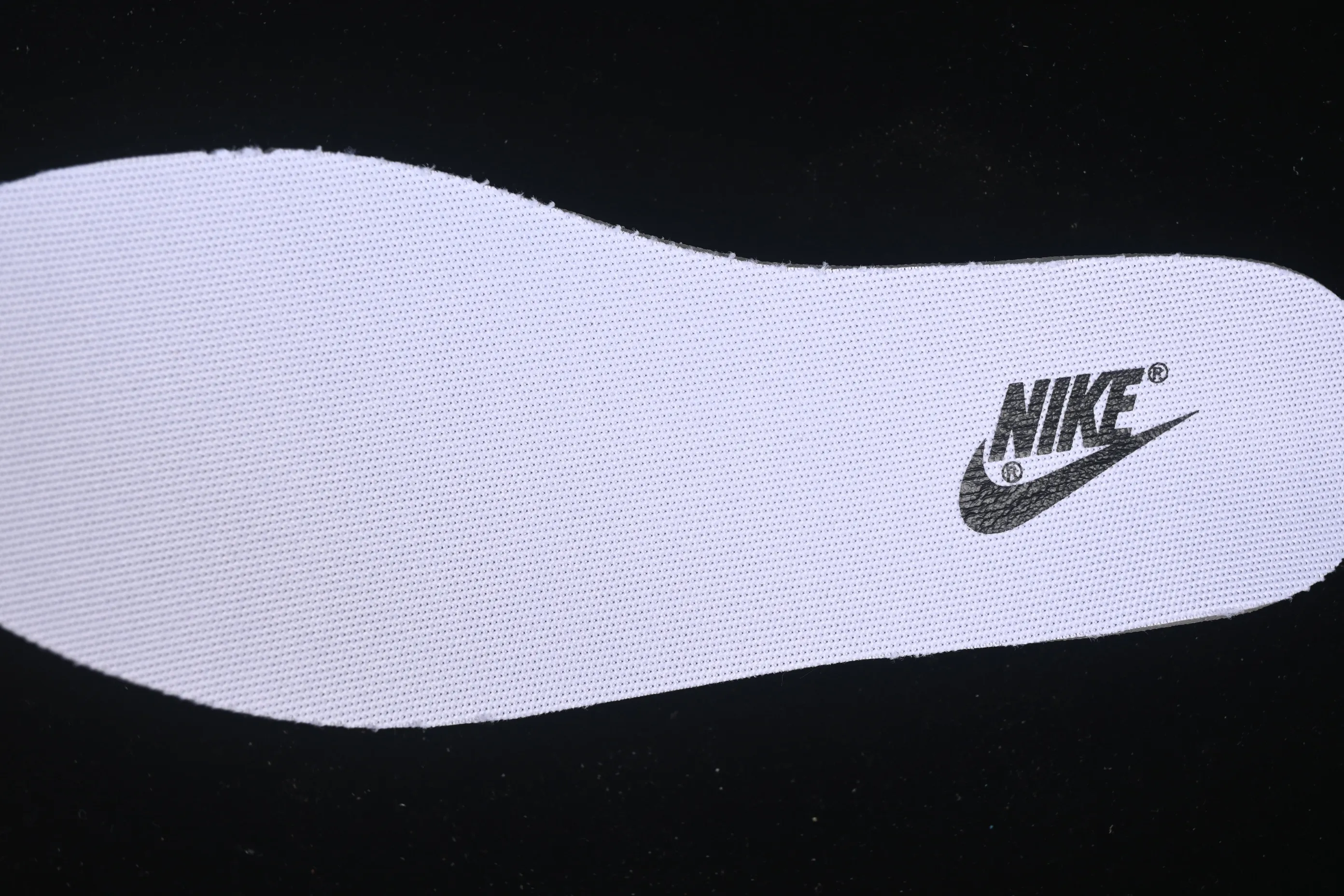 All categories Nk SB Dunk Series Nk SB Dunk Low High-end customized low-top sneakers Nike SB Dunk Low Valentine's Day strap Anniversary high-end customized low-top casual sneakers PB0510-055